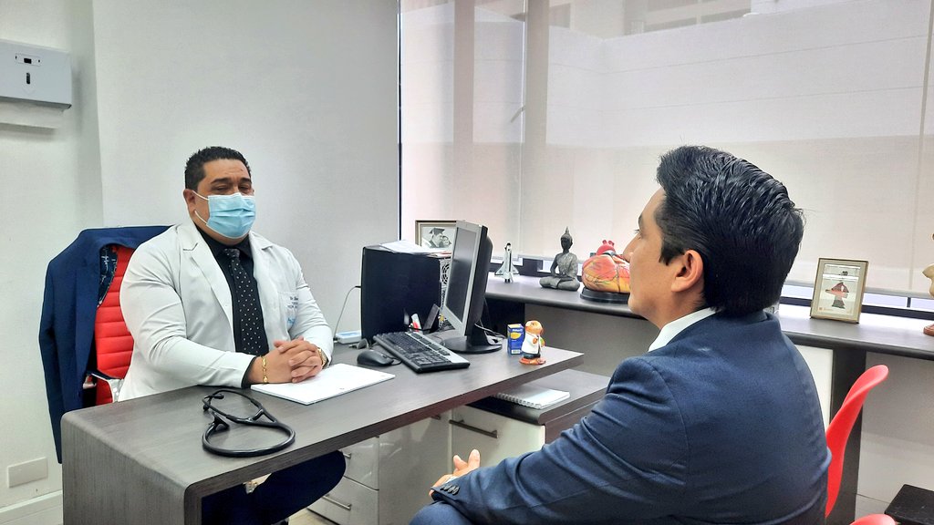 El Periodista <a href="/santilandeta/">Santiago Landeta</a>  dotándole de herramientas comunicacionales  a un Dr. Cardiólogo para convertirlo en líder de opinión para los principales Medios de Comunicación del país.🖥📻🎙.