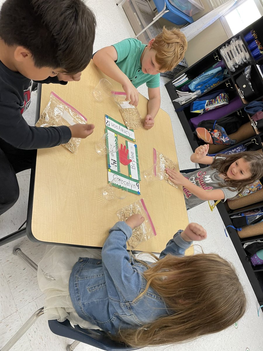hogfan4sure's tweet photo. Finished up our apple unit with making apple pie in a cup! @NSDSouth @NManley82 #KinderCats #yummy 🍎🍏 https://t.co/HjaHYeLytS