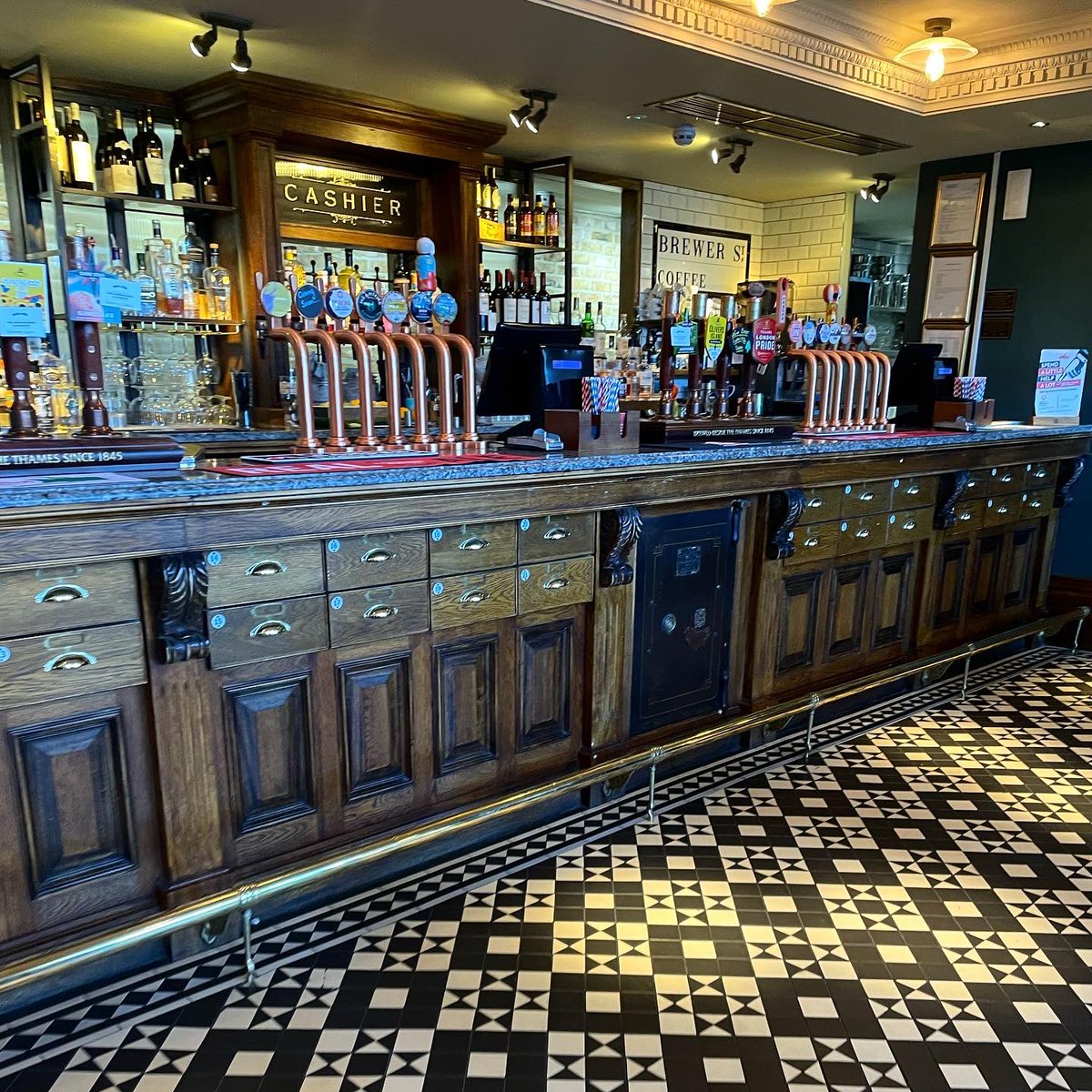 The Barrowboy &amp; Banker, Borough #pub #London #borough #londonpub  instagram.com/p/CUxn4NtI7iZ/…