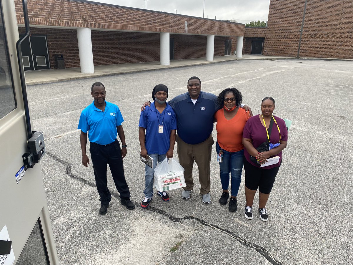 lorisHSPrin42's tweet photo. A great day to show our bus driver appreciation for all of their hard work. Truly an amazing job of taking care of our kids!!! #bringingprideback!! https://t.co/OEhXpc8cRv
