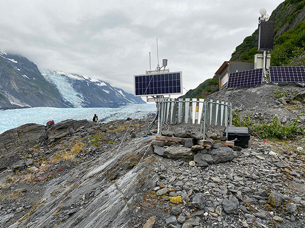 akdggs's tweet image. Barry Arm landslide &amp;amp; tsunami hazard status report 10/8/21: No changes to the landslide that warrant a change in status, the potential landslide &amp;amp; tsunami threat remain present &amp;amp; unchanged. Additional fieldwork is planned for this fall
dggs.alaska.gov/hazards/barry-…
📸: K Wikstrom Jones