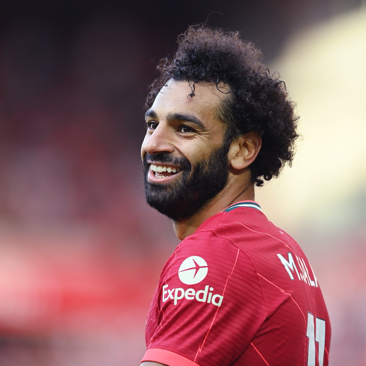 محمد صلاح ضمن قائمة المرشحين للفوز بجائزة #الكرة_الذهبية 2021، نتمنى لك التوفيق يا ملك! 👑🇪🇬
