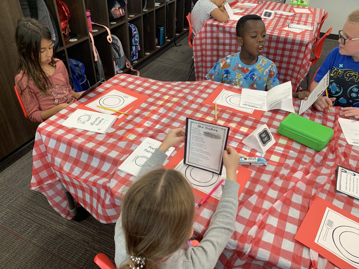 mrsnoblesclass's tweet photo. Poetry taste better with friends! #poetrypairings #NCExcels @NCECardinals https://t.co/0ZKnjS0GGE