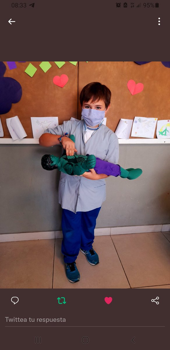 DraGeorP's tweet photo. Cuando mi hijo de 8 años enseña RCP a sus amigos del cole. Sabiendo q ese simple acto puede salvar a alguien ❤👨🏼‍⚕️ @DrLopezRosetti @ZinClaudio @DrCKambourian https://t.co/mJAo9FhNBM