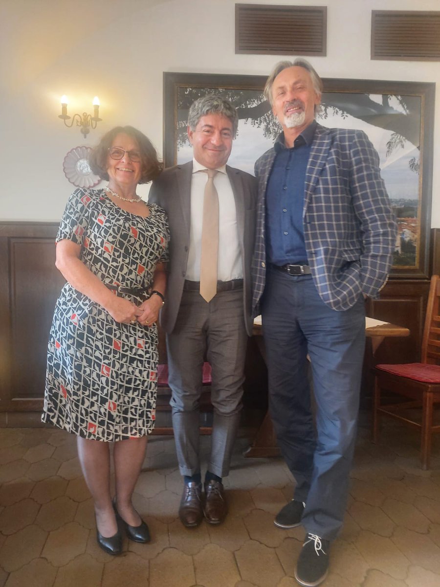 diplofrat's tweet photo. Inspiring meeting with 🇨🇿 Security Policy Director Amb. Ivan Počuch. The @OSCE continues to play key role in promoting #dialogue on European security, also through its #Prague #DocumentationCentre. https://t.co/GAseGR0Yts