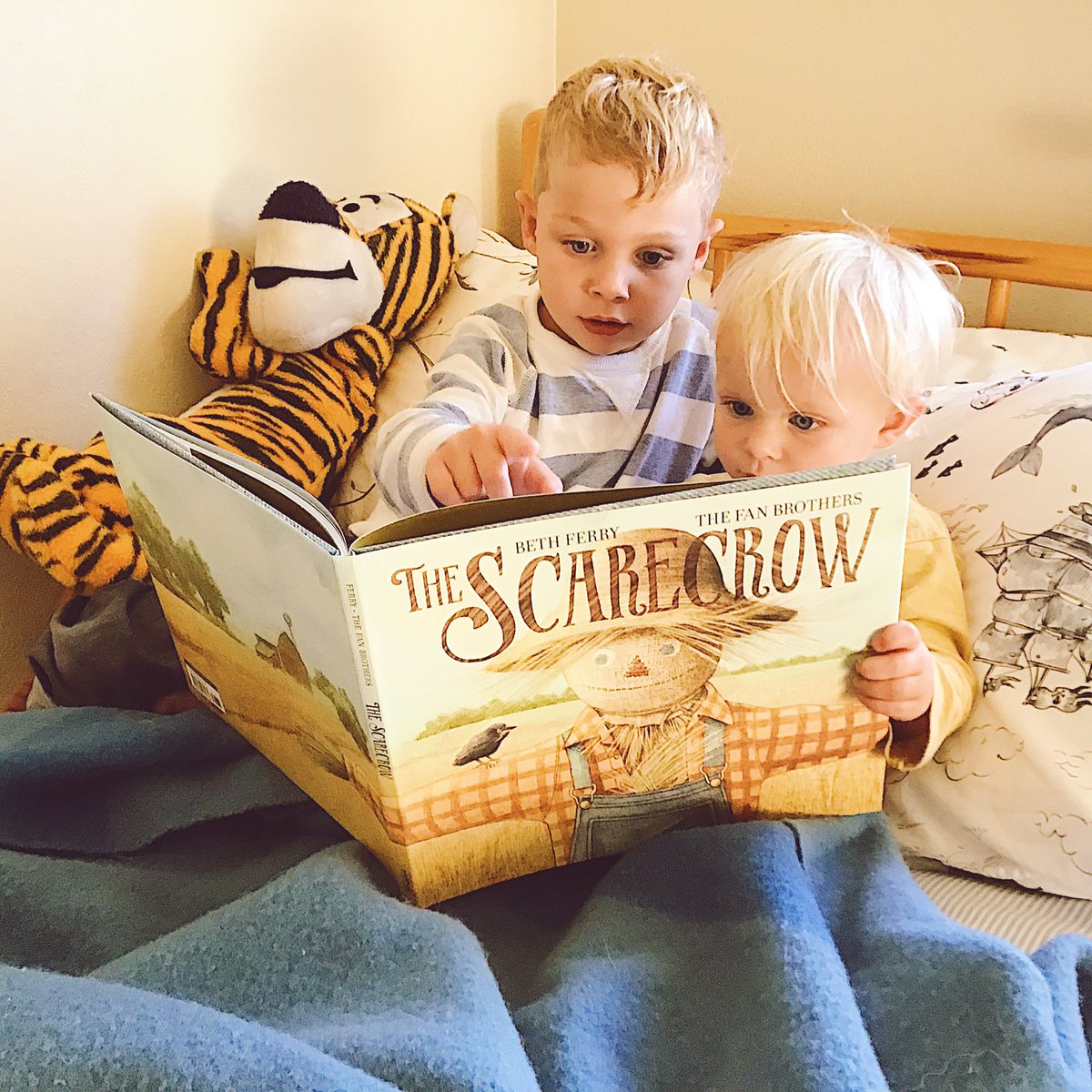 readmarmalade's tweet photo. Order your book subscriptions now to arrive before Christmas! https://t.co/e0bWiEQ2kk! 🇨🇦🎄We’re taking orders now and we’ll be shipping gorgeous books to our readers 0-12 late next month. And don’t forget our first ever French box!! #canadiankidsbooksubscription #shoplocalyyj https://t.co/7iGz3mQTtv