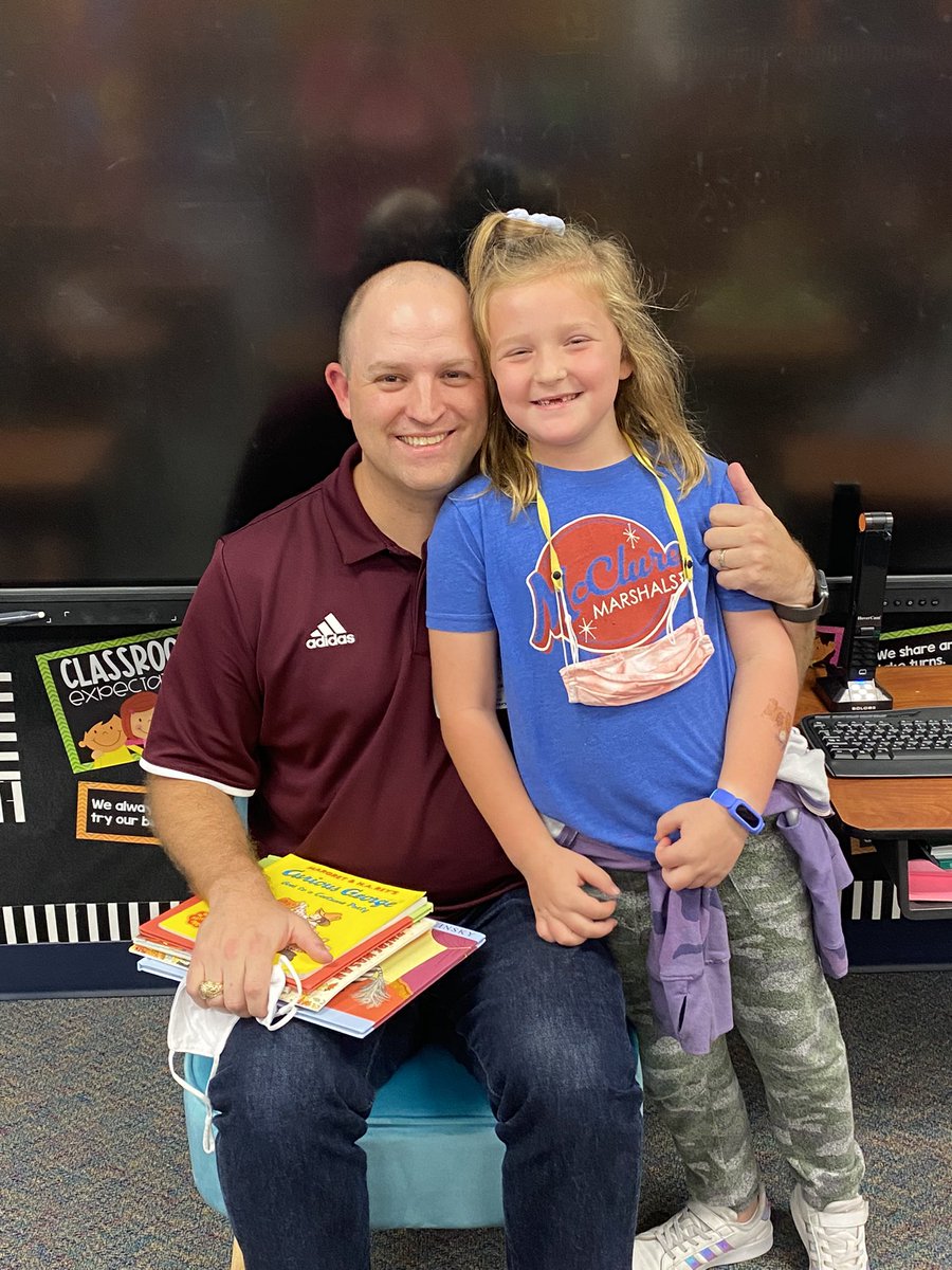 mrsngrayson's tweet photo. Our Friday was F-U-N today!!! We earned free iPad time from our mystery puzzle pieces, AND we had our first mystery reader! WE LOVE FRIDAYS! @McClureMarshals https://t.co/CwmLLkIQEl