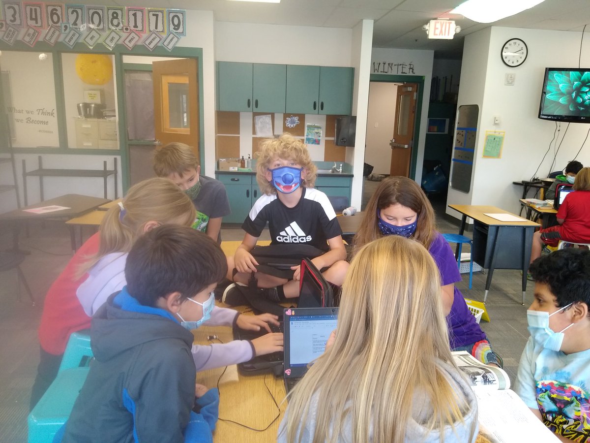 TwinterSSD's tweet image. Collaborative learning! @CrysLaneMiller #scoveel