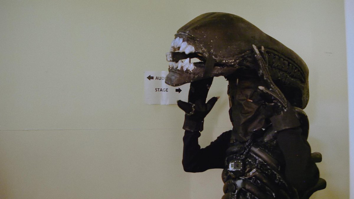 UnFrikiInculto's tweet photo. #AlienOnStage es el ejemplo perfecto de que la parodia es la forma más pura de homenaje. Un documental que obliga al público del festival a mirarse en un espejo para recordarle que no hay obra buena sin el espectador adecuado. https://t.co/9PAmu45lDB