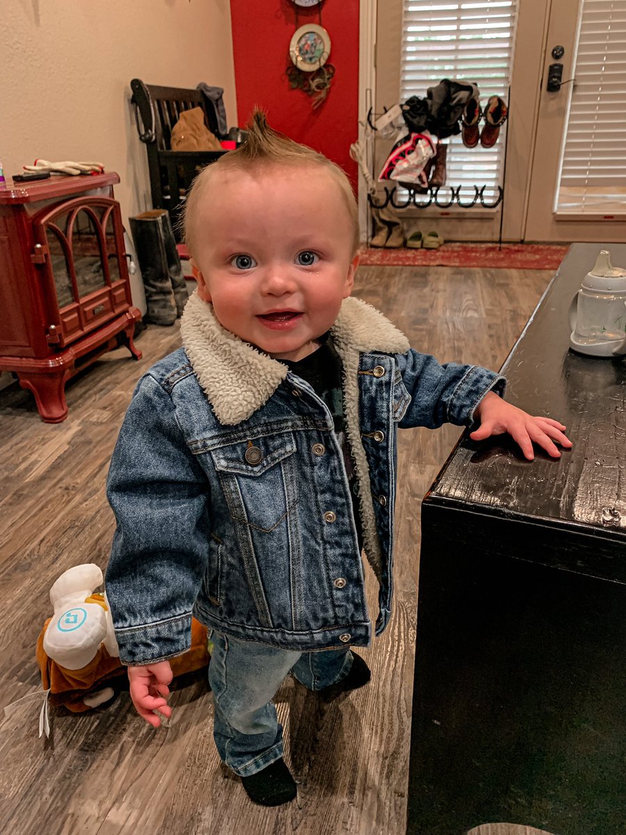CondieMae's tweet photo. Cutest little boy I’ve ever seen🤍 https://t.co/i0ogpRLNnf