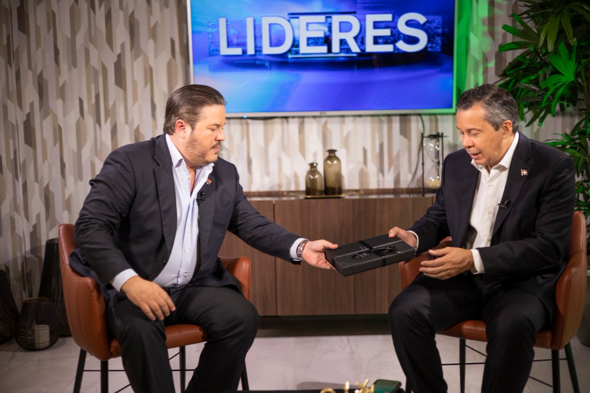 liderestv's tweet photo. Este domingo nos complace recibir al Director Ejecutivo del Consejo Nacional de Competitividad (@compiterd), Peter Prazmowski ( @peterprazmowski).
Conversamos sobre la Estrategia de Competitividad y qué tan importante es esto para impulsarnos a nivel mundial.
#CompiteRD https://t.co/jPv8P7CrKc