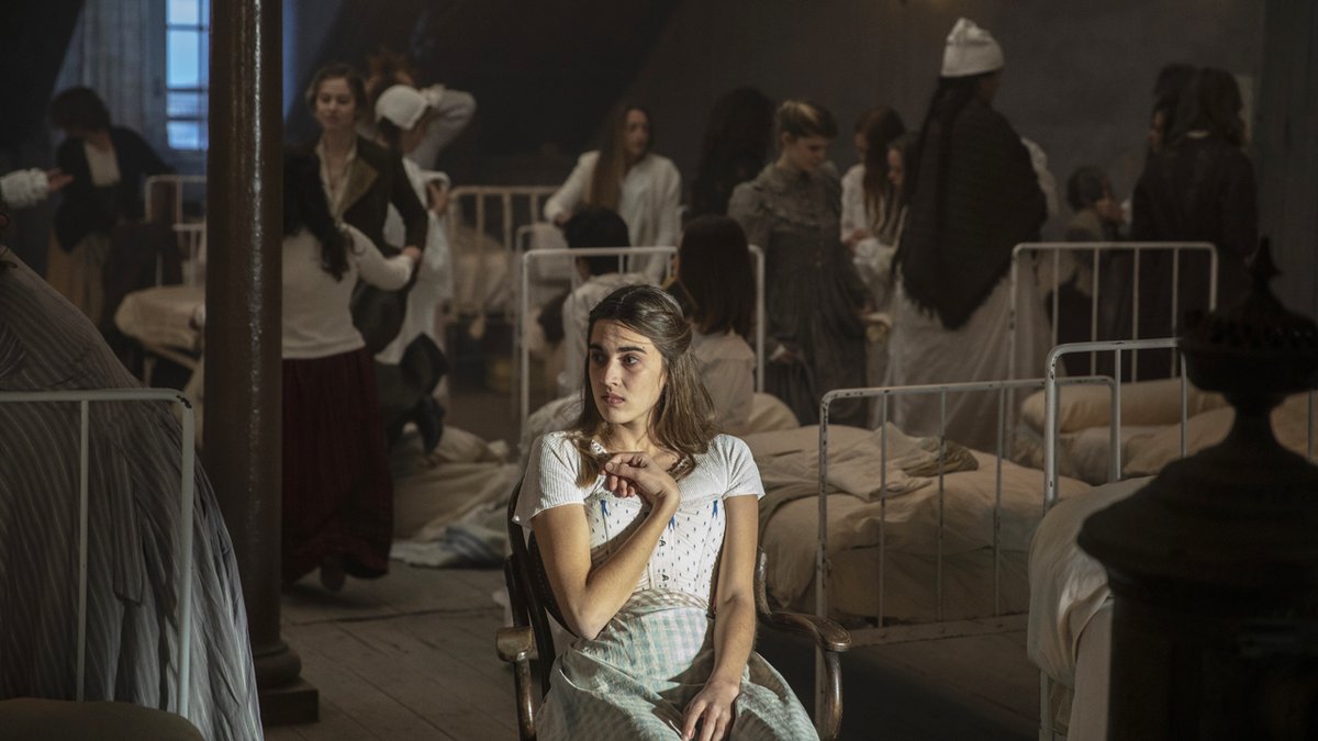 ¿Peli para esta noche? Te recomendamos #Elbailedelaslocas de #AmazonPrimeVideo. Un drama basado en hechos reales que propone una fuerte crítica a la medicina psiquiátrica de antaño y a la discriminación que vive el colectivo femenino desde hace siglos. ow.ly/IpJc50GoAlU