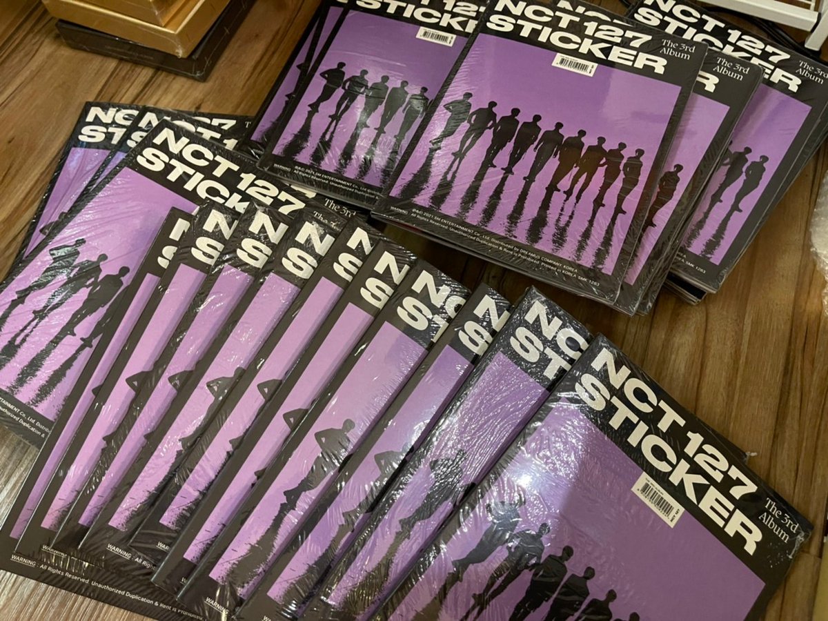 tpsohot's tweet photo. Pls-Rt 
[พร้อมส่ง]🔥🔥🔥
#NCT127  - StickerThe3rdAlbum
-
》Photobook
》650฿
-
》ไม่แกะ/ได้โปสเตอร์ใหญ่
》ค่าส่ง50฿ 
》มีของแถมทุกออเดอร์
》สั่งซื้อ/สอบถามDMจ้า
-
#ตลาดนัดอซท127
#ตลาดนัดnct 
#ตลาดนัดอซท
#ตลาดนัดnct127 
#Sticker10thWin https://t.co/UH2Fegz23H