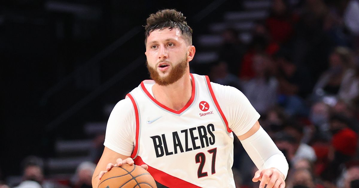 Thorpe Predicts Mid-Season Trade as Way Forward for Blazers: Photo by Abbie Parr/Getty Images The TrueHoop analyst doesn’t see enough changing to make the Blazers viable as-is. With the start of the 2021-22 NBA Season less than two weeks away,… https://t.co/VdFpcJ4rhV #RipCity https://t.co/T3rG5Cv1ZL