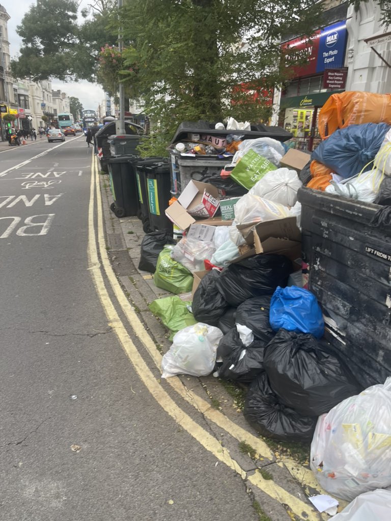 jaylowbs's tweet photo. @tomdruitt Resign now https://t.co/PBdRPwUFLr