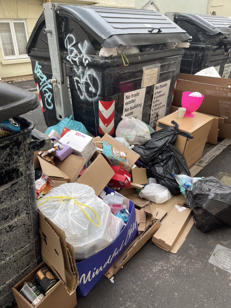 jaylowbs's tweet photo. @tomdruitt Resign now https://t.co/PBdRPwUFLr