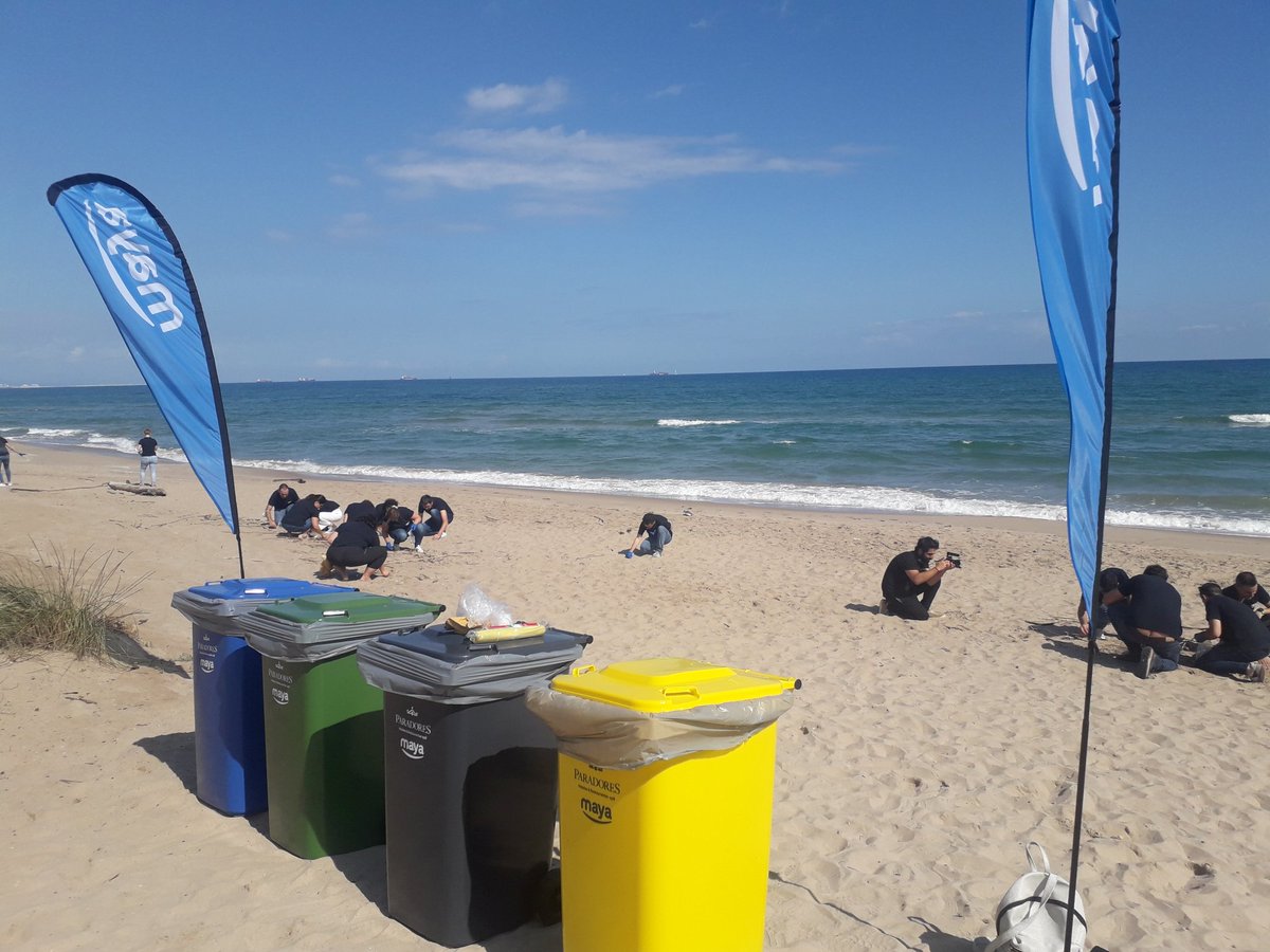 fraconalv's tweet photo. Gracias #GrupoMaya y @xalocmar por haber realizado esta jornada de limpieza de playa y eliminación de plantas alóctonas en @paradores #Golf #ElSaler
Y gracias de nuevo por esos contenedores que nos habéis regalado¡
Vuestro proyecto #EverSea es maravilloso.
#ParadoresSostenibles https://t.co/7jpdp8ARLt