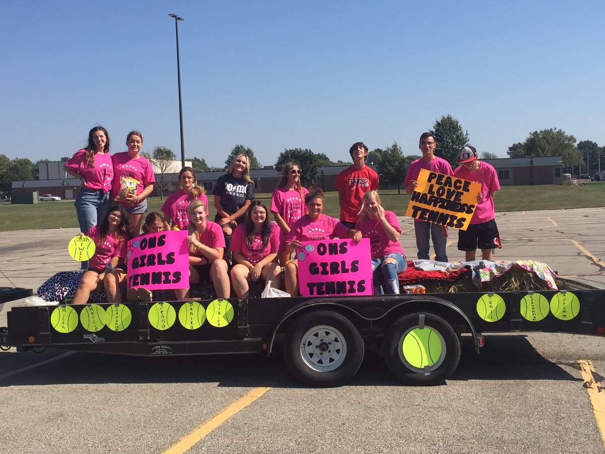 GirlsOhs's tweet photo. HoCo parade ready https://t.co/lzbVCFZH81