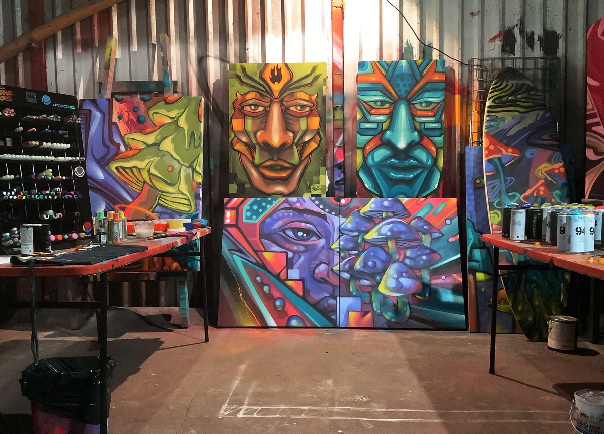 Workshop session!

Some Fungis are on the way!!🍄

#fungicolors
#wallsandcanvas
#spraypaintart
#costagraff
#paintyourcity
#graffiticostarica
#wallsandcanvas
#graffitimovement
#streetartlatinoamérica