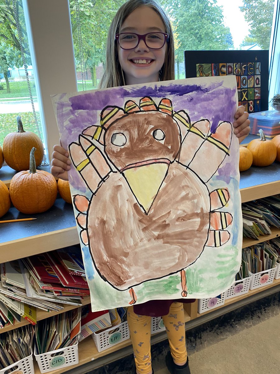 MrsEmburysClass's tweet photo. Gobble gobble - check out these turkeys and their awesome art! https://t.co/uxQqEZbook