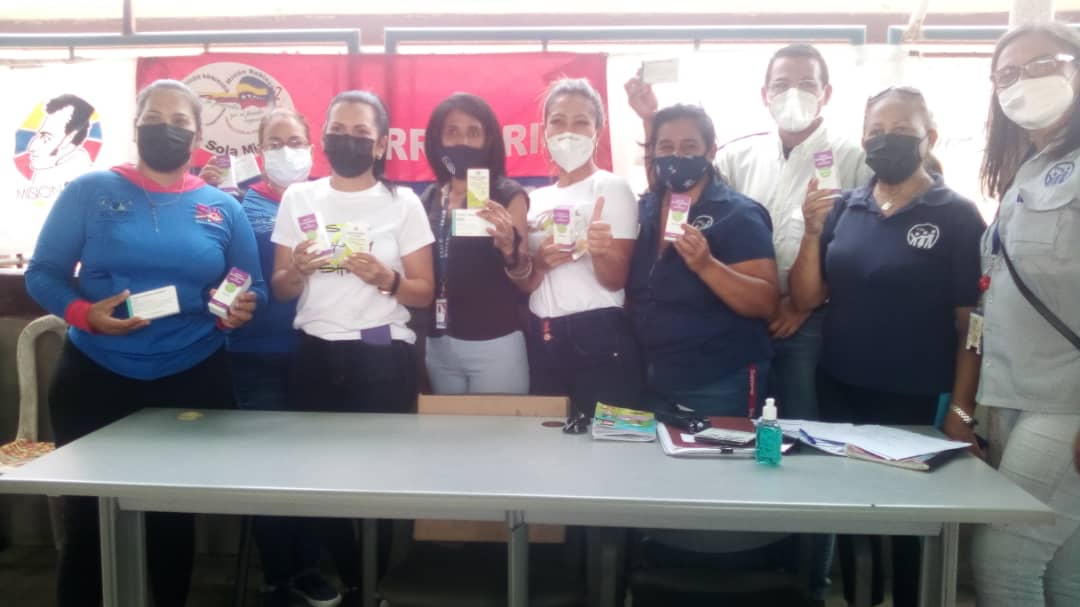 FeliciaIvss's tweet photo. Bajo la Militancia de Pdte @NicolasMaduro y Pdta del IVSS @MagaGutierrezV acompañamos al ViceMntro Osmel Mejías de Gran Misión Vivienda Al Despliegue Nacional en B Misiones Marta Cumbala @FeliciaIvss @oamativss @MisionDrJGH @MariaVallenil15 @RobinsonSucre Presente @ivssoficial ♥️ https://t.co/DRFhLKdP8Y