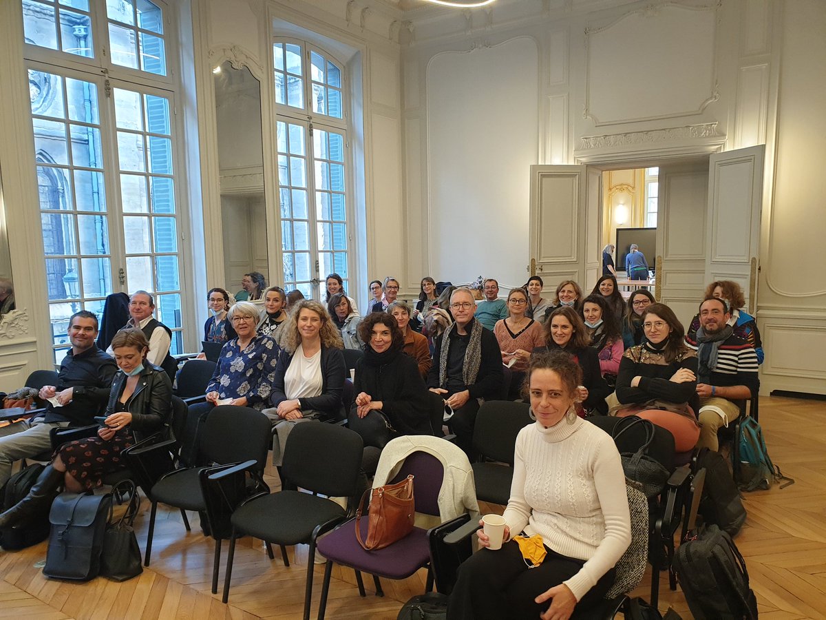 Adcuefe's tweet photo. Riche journée d'échanges lors des commissions pédagogiques et administratives @Adcuefe avec la nouvelle Pdte @PatriciaGardies dans les magnifiques locaux de @ccfsorbonne Un grand merci au Pr Franco pour son chaleureux accueil 👏
Discussion sur @CampusFrance @FEI_plus @reseaumens https://t.co/ZxEafMJMnl