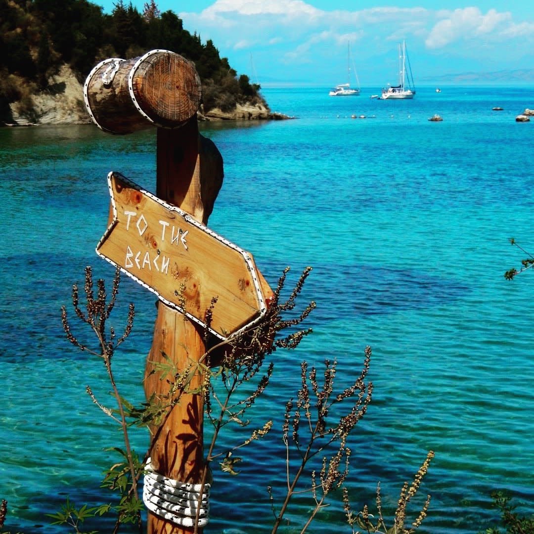cyachtdelivery's tweet photo. anchoring for the weekend ; getting ready to detach from a stressful week. #weekend #stress #sailing #anchor #weekend #survival #bushcraft #unique #vip #exclusive #travelling #travel #holiday #getaway #bluewater #sailing #sailor #boats #boat #boating #yachts #yachting #island https://t.co/zVBZYCa3aj