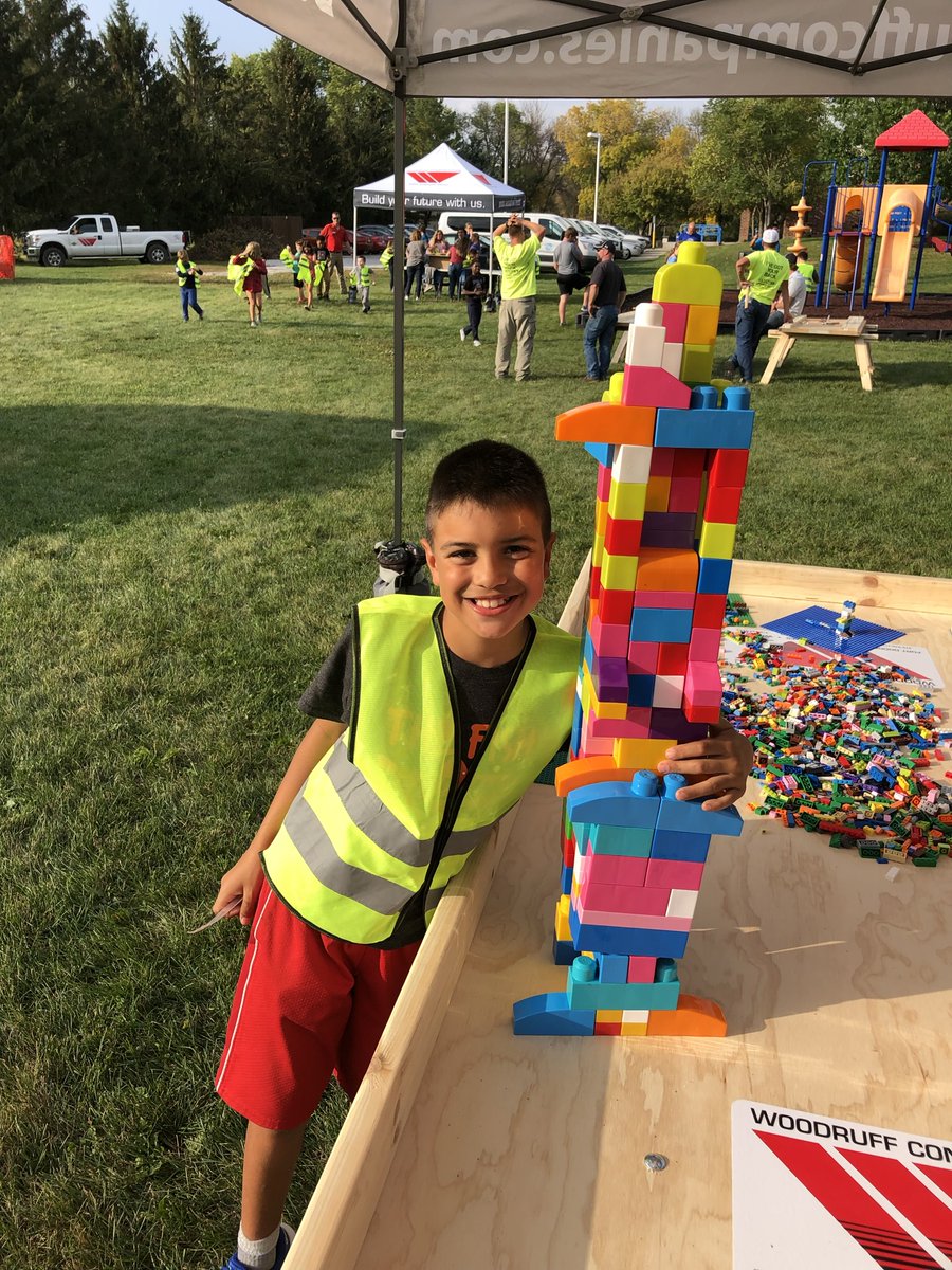 WoodruffConst's tweet photo. Woodruff hosted #ConstructionWeek21 events for the awesome kids at the Boys & Girls Clubs in Ames and Waterloo! We had so much fun playing construction-themed games and exploring construction equipment with you all. #corevalues #service #enjoyment https://t.co/WaBKgGSy3U