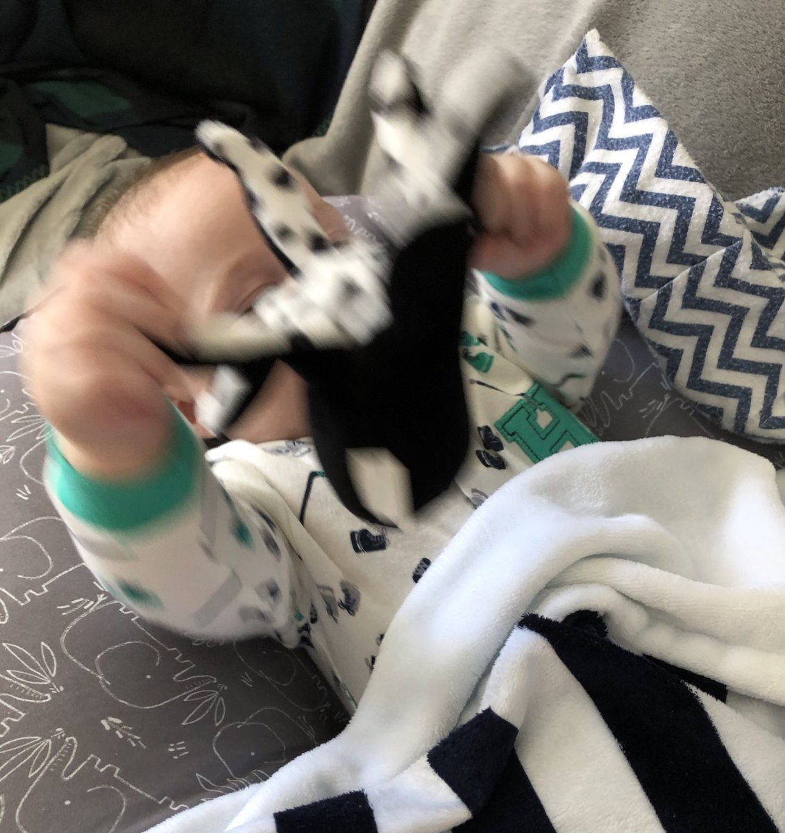 Playing with his new plushie courtesy of project #HydroSpark collaborator <a href="/KrakenRobotics/">Kraken Robotics</a>. Was good to catch up <a href="/DEFSECAtlantic/">DEFSEC Atlantic</a> this week!