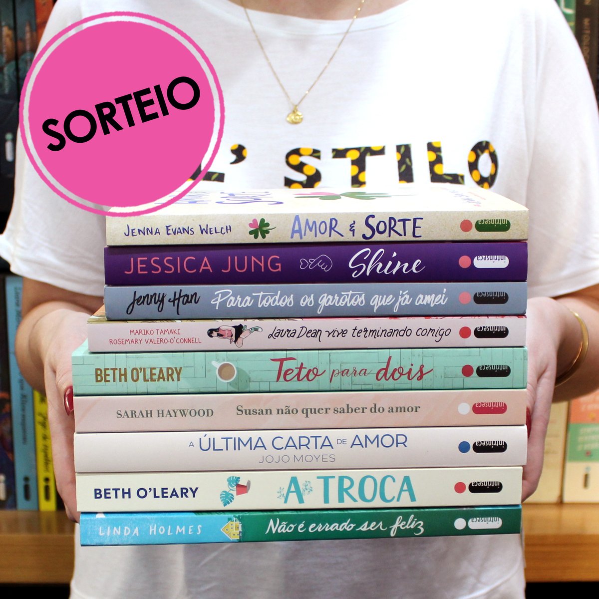 intrinseca's tweet image. Alguns livros deixam o coração quentinho, quentinho… Quem consegue resistir? Vamos sortear 3 ganhadores para escolher um livro da foto 💕

Siga o nosso perfil, dê RT neste tweet (PUBLICAMENTE) e preencha o formulário no link: bit.ly/2WTzlwi

⚠️ Resultado: 14/10