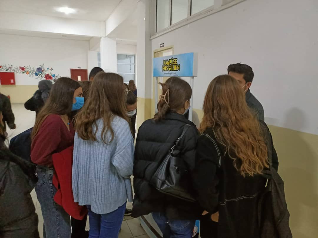 Mühendislik Fakültesi ✅

Oryantasyon programlarımız kapsamında Mühendislik Fakültemizi kazanan öğrenci arkadaşlarımıza Öğrenci Konseyimiz olarak Hoş Geldiniz dedik ⚙️🔬