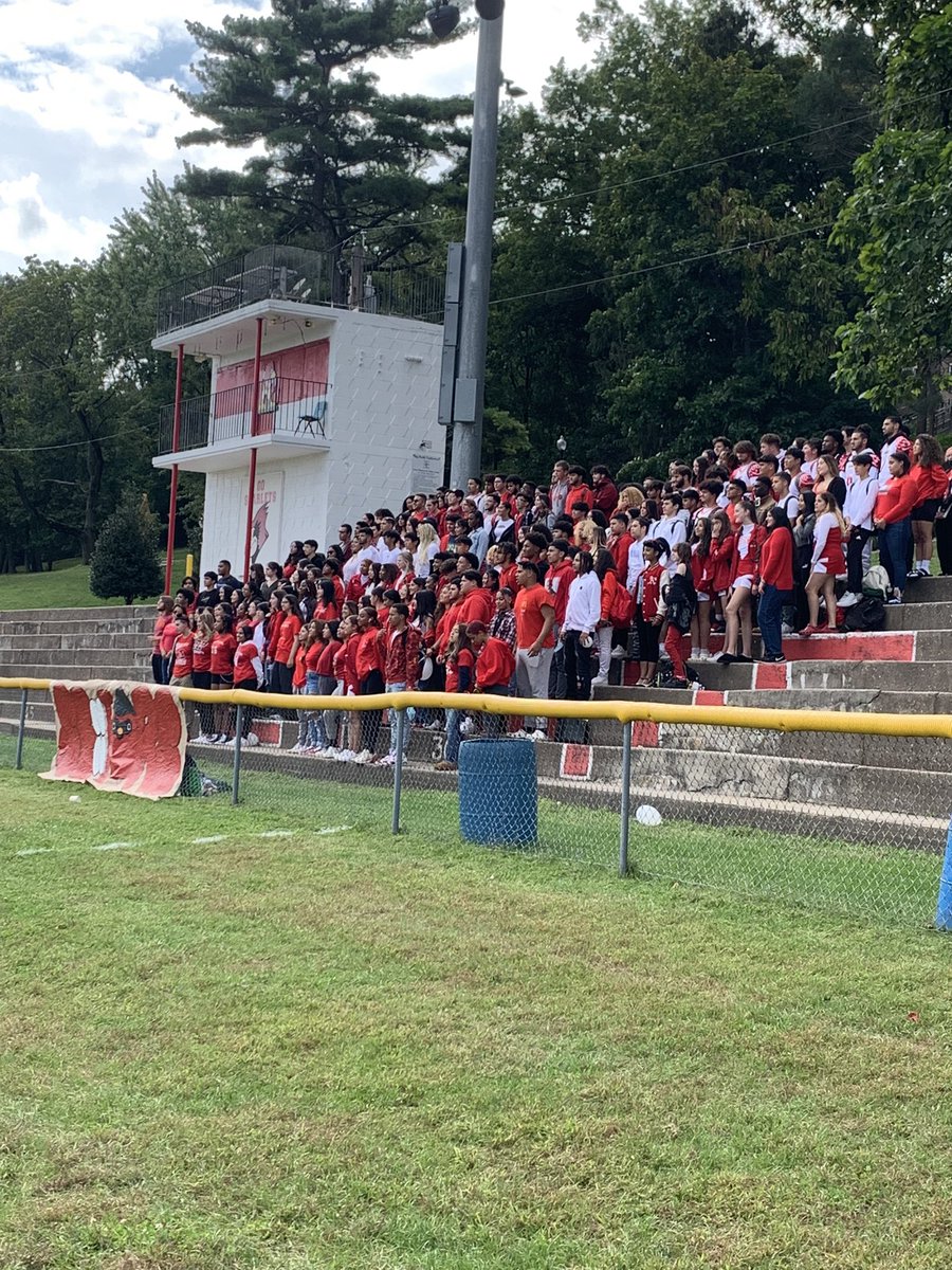 RphsScarlets's tweet photo. Class of 2022 group photo and Mister Softee ๐ฆ Itโs definitely a GREAT day to be a Scarlet โค๏ธโ๐ฅ https://t.co/O8dwfsqlKd