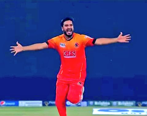 Ayemanmalik01's tweet photo. So it's a Hat trick for Our Prince 👑❤️
"RUMMAN RAEES" 🔥🏏

#Cricket #Rumman #BabarAzam #shoaibmalik #NationalT20Cup https://t.co/GMhTe4sXgy