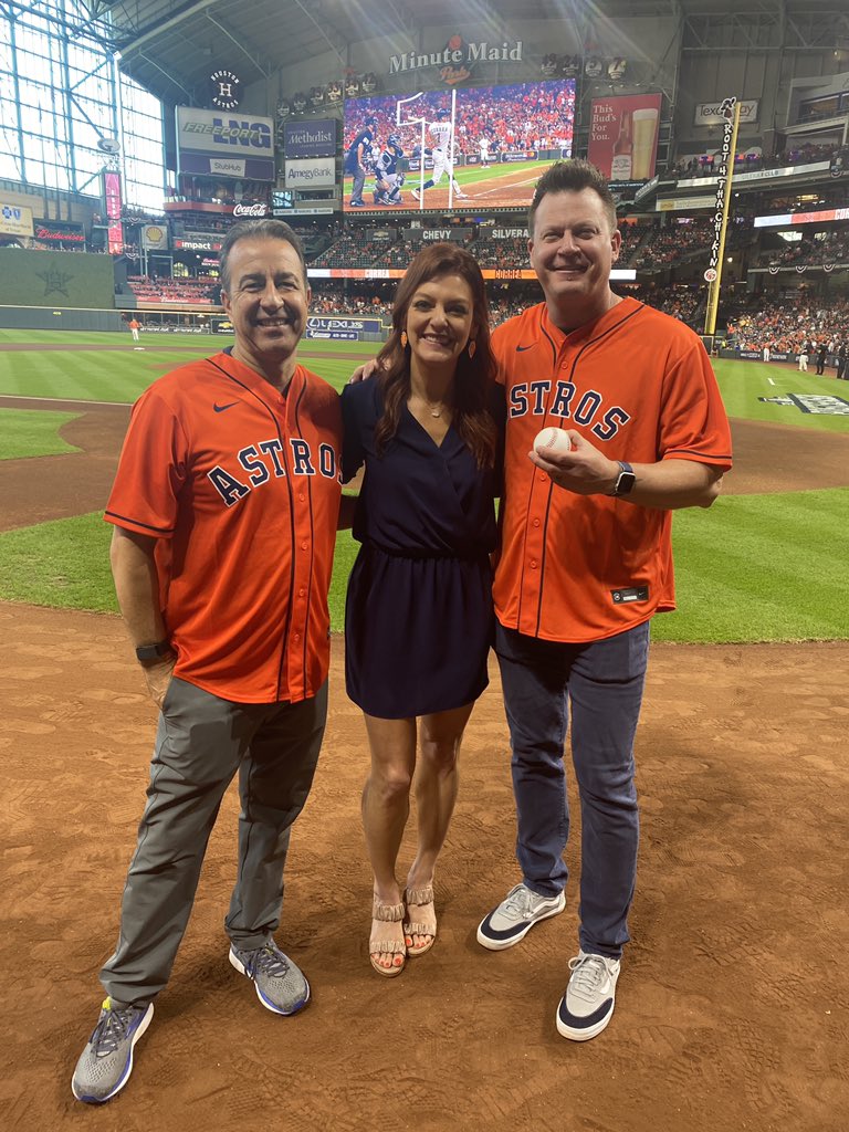 JuliaMorales's tweet photo. Fam. https://t.co/XxSAwb727s