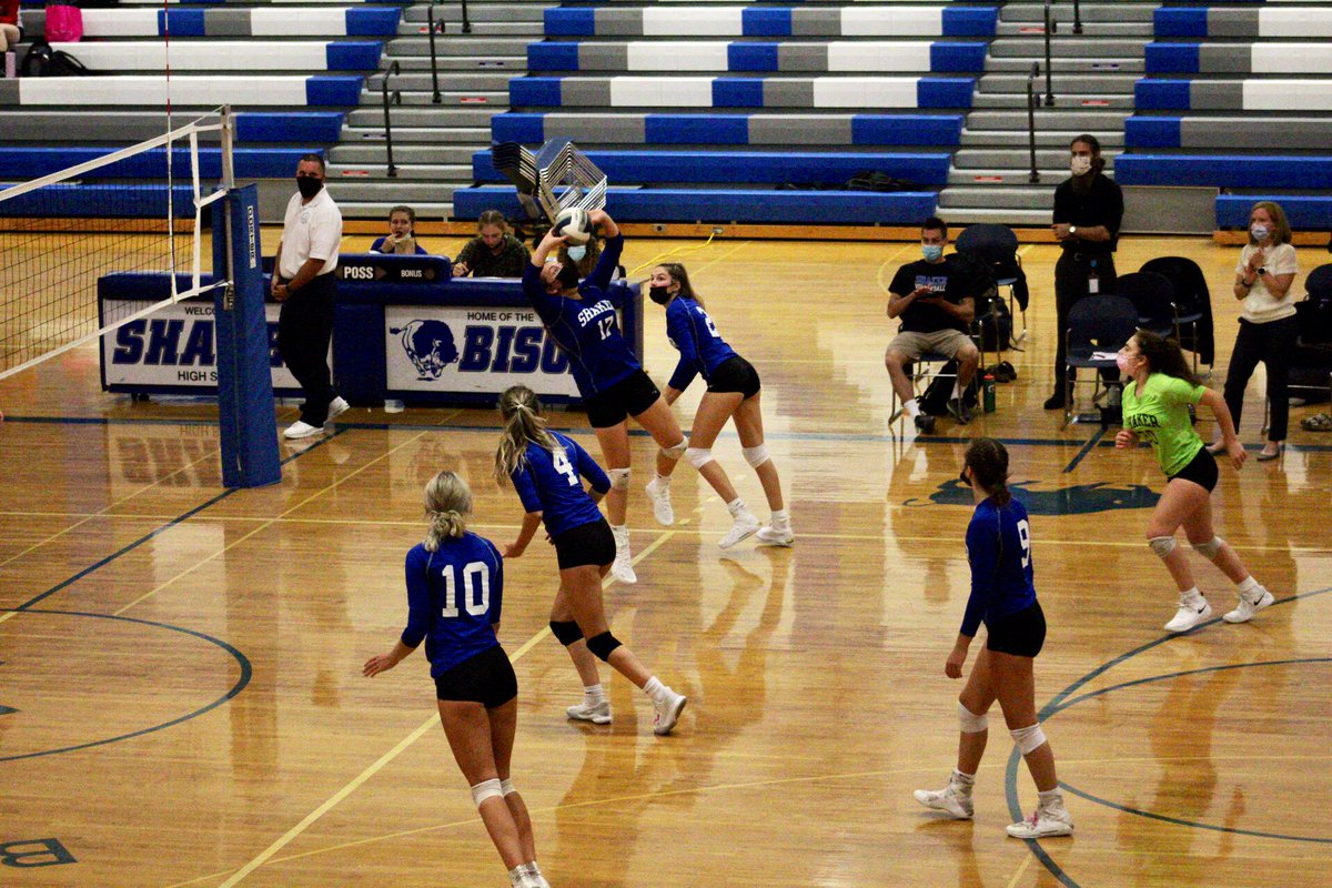 Sarahhamilton40's tweet photo. Some shots of @shakervball from last night📸🏐 @ShakerBlueBison @518volleyball #FearTheBison https://t.co/KLADDMCGJw