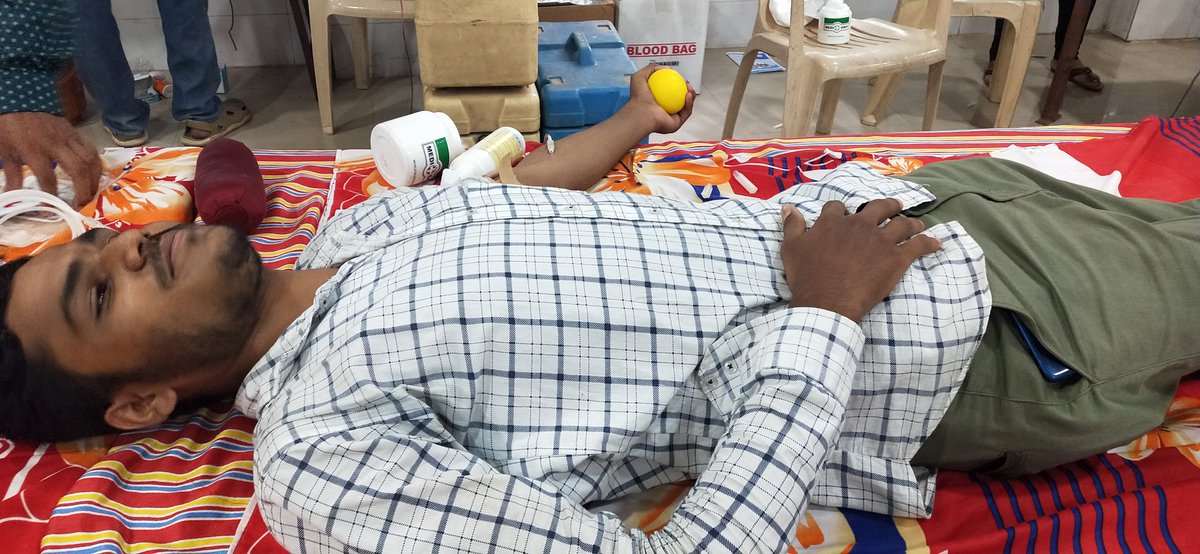 bloodhub_odisha's tweet photo. #bloodhubodisha ର ଦୁଇ ମୁଖ୍ୟ ବାସ୍ତବ ହିରୋ, ସମସ୍ତଙ୍କର ପ୍ରିୟ @Debraj_Behera1 ଓ @NayakDipong ତାଙ୍କର ଅମୂଲ୍ୟ ରକ୍ତ ପୁଣି ଥରେ ଦାନ କରି ଦୁଇ ଦୁଇଟି ଜୀବନ ବଞ୍ଚାଇଛନ୍ତି🙏🏻.ଆମର ପ୍ରିୟ #କାଳିଆ ଭାଇ ଆଜି ଏକ ଜରୁରୀ କାଳୀନ ରକ୍ତ ଆବଶ୍ୟକତା ରେ ଦାନ କରିଛନ୍ତି. ଏବଂ #ଦେବରାଜ ଭାଇ #UIScancerfoundation ର ସଭାରେ...
(୧/୨) https://t.co/JZAMd6ZUnS