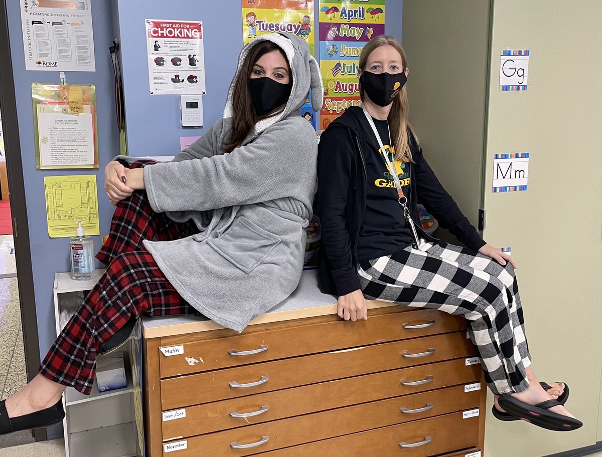 GansGators's tweet photo. Our students and teachers “put bullying to bed” today! @pblake_RomeCSD @romecsd #nationalantibullyingmonth https://t.co/IyWQ9wXGJx