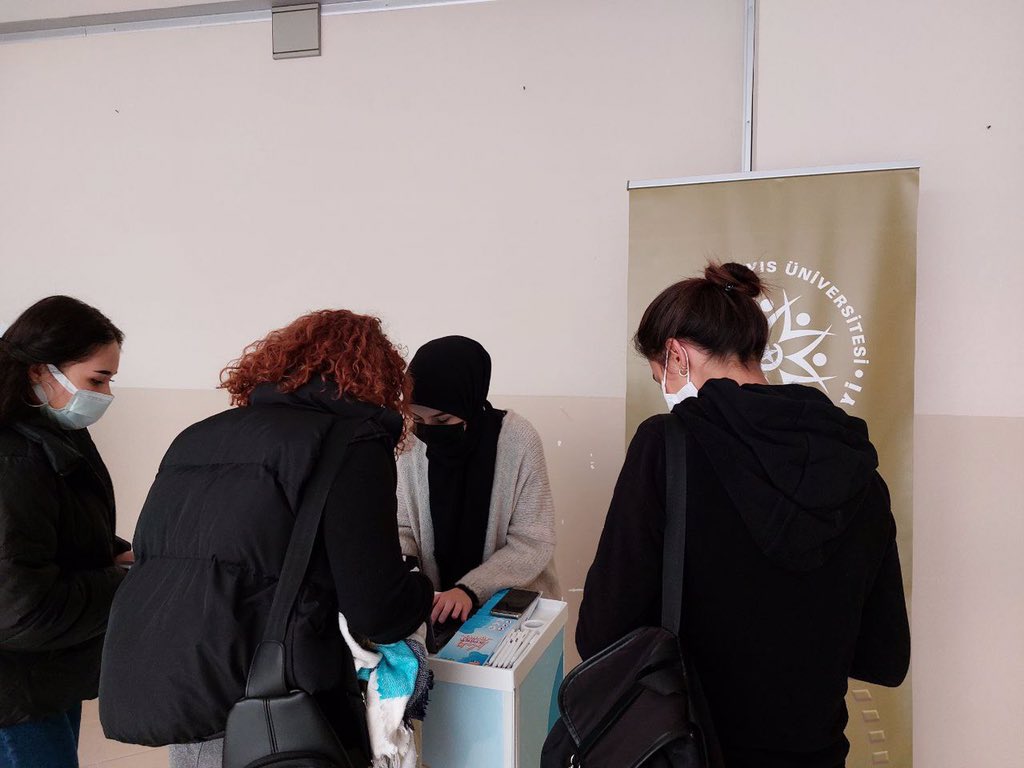 Eğitim Fakültesi✅

Oryantasyon programlarımız kapsamında Eğitim Fakültemizi kazanan öğrenci arkadaşlarımıza Öğrenci Konseyimiz olarak Hoş Geldiniz dedik 👩‍🏫 🧑🏼‍🏫