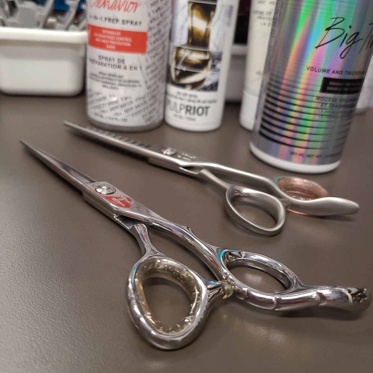 lilwetduckie's tweet photo. #fmspad #fms_iheldthis #iheldthis #dayseven #sevendaystodie? #shearswouldbemyweapon #offonatangent #igkhair #pulpriothair #hairstylistlife https://t.co/X4QgAr3SR2