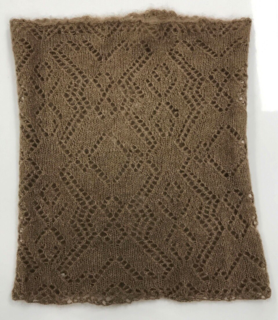 UofGknitting's tweet photo. North America, the final destination in our global knitting adventure. Prof Marina Moskowitz will discuss Knitting, and Collecting, across the Americas. Join our event:
https://t.co/6VY9nLuUly
 #knit_history #knit #knitting #textile_history  #qiviut Images: Native Alaskan nachaq https://t.co/B9zad3ZQxU