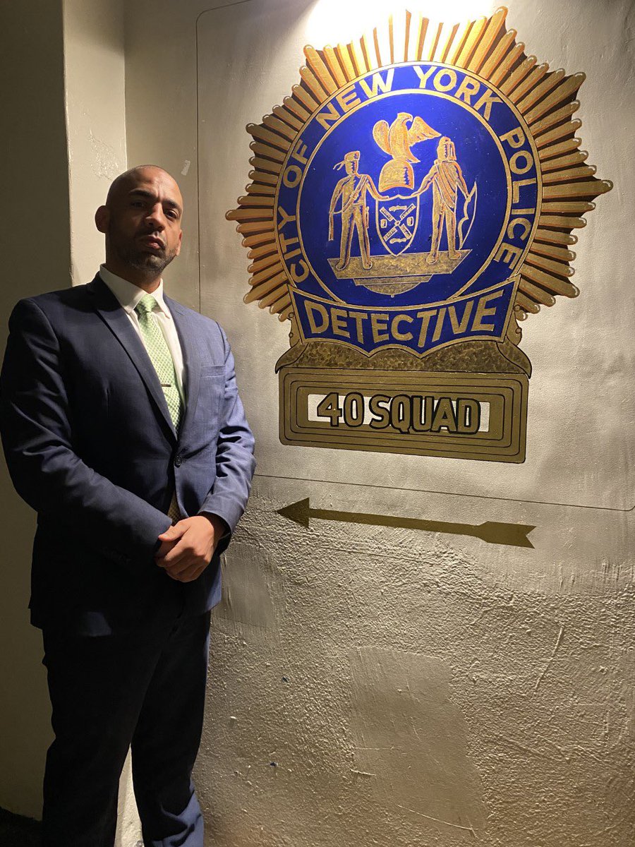 NYPD40Pct's tweet photo. Detective Romero #40Squad in joint operation w/ Federal Agents made an apprehension regarding a homicide of a female body found on Exterior Street wrapped in plastic bags on 7/01/21! Amazing work by our #bronx detective! https://t.co/fDgBwXSfKq