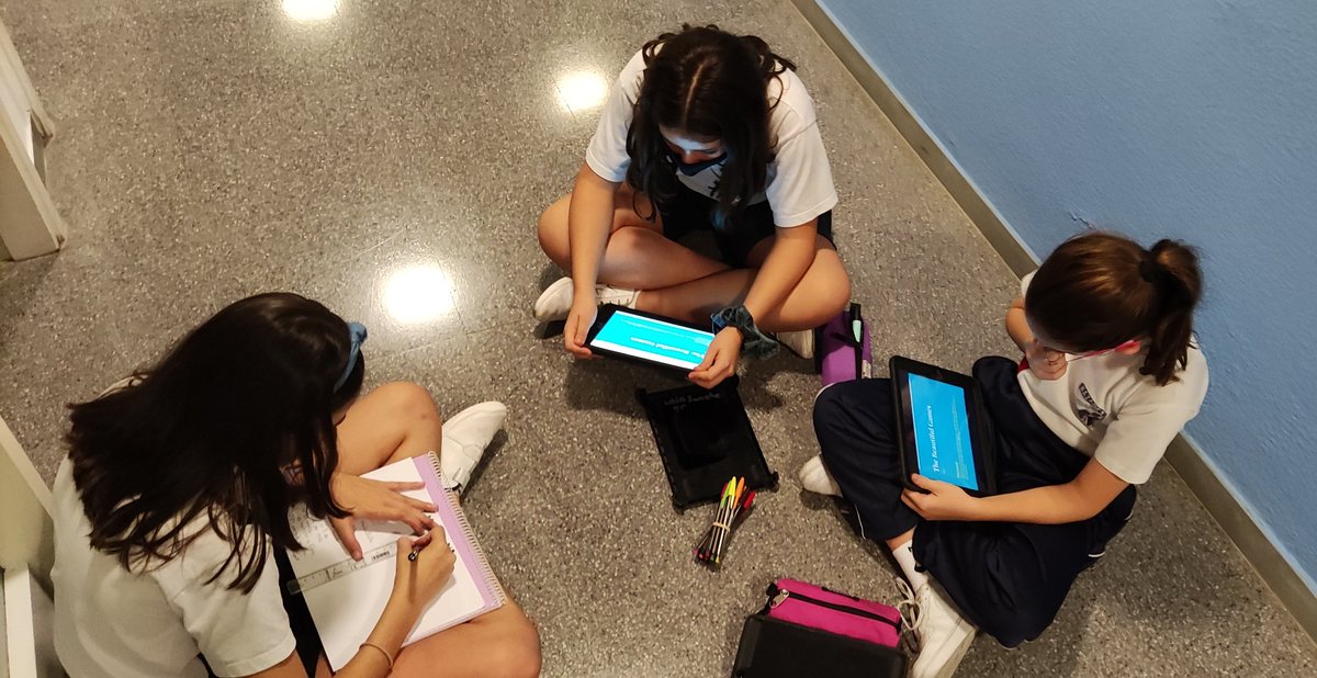 standreu's tweet photo. Després d'un matí intens, hem aconseguit els nostres diplomes i medalles olímpiques, clausurant així les Jornades 20-21 #momentum #standreu https://t.co/Svr9aYtEOL