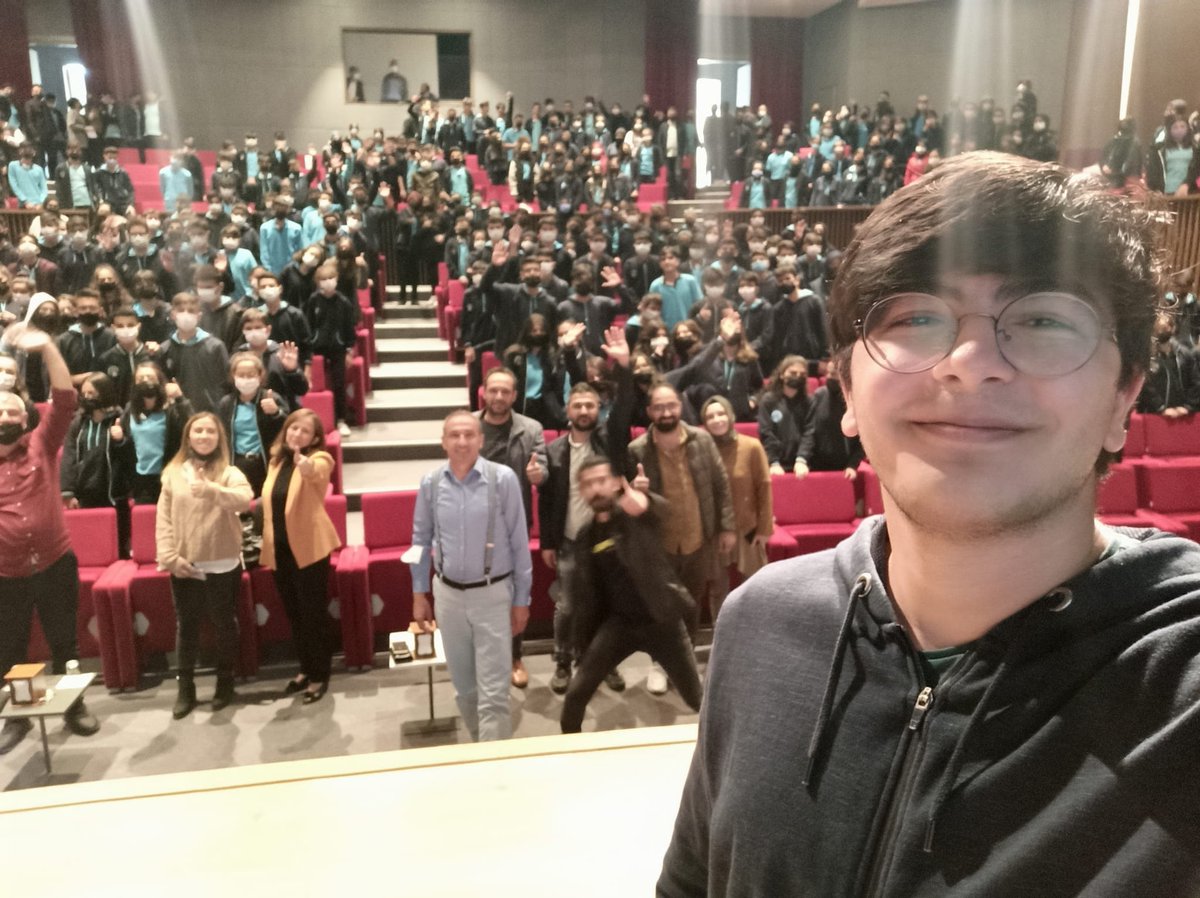 ibrahimcelik444's tweet photo. Gururumuz Feridun BALABAN la Arapgir  Kerem Aydınlar Fen Lisesini ziyaret edip öğrencilerimizle biraraya geldik.@VEHBIKOLCAK44 @Zeki06849321 @mvgurer @idemArk7 @ipekmurat44 @MalatyaMem @Feridun84L484N https://t.co/d1VYFxeSTj