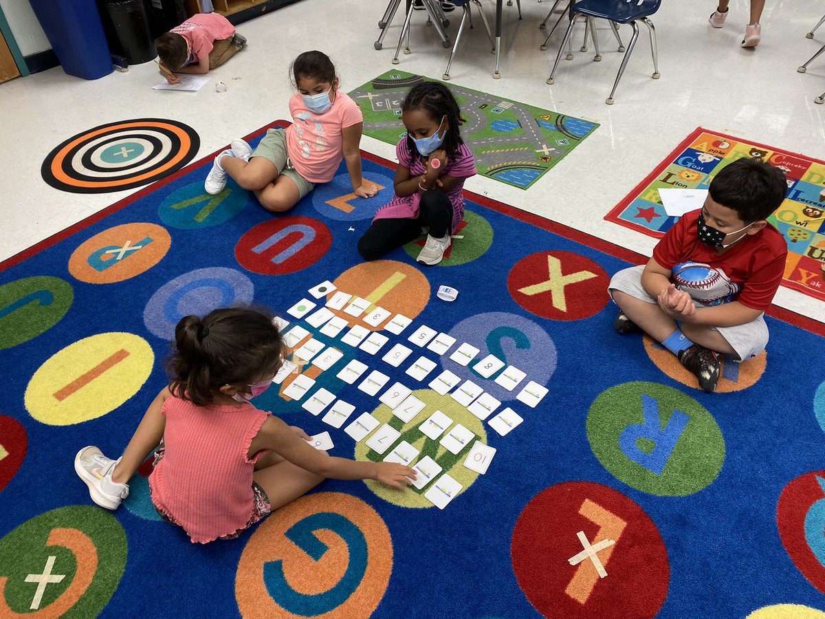 heyMsBieber's tweet image. You know it’s a good day when you get to play Treasure Hunt! 🤗 #MathRecovery #AVMR @MathematicsFcps