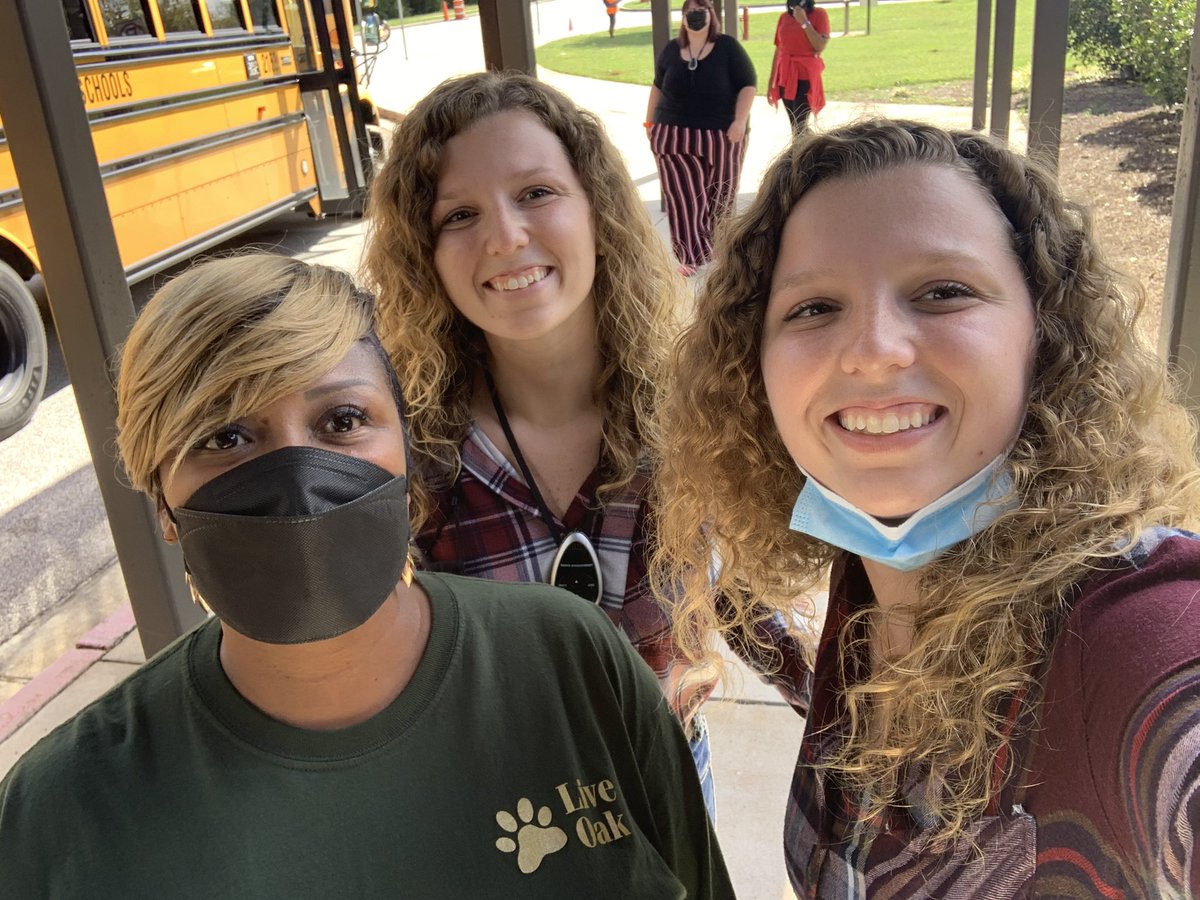 crewscontrol47's tweet photo. Wonder Twins activated @LIVEOAKELEM for Hispanic Heritage Month. #ncssbethebest  @DrTiffanyRicha1 https://t.co/4AqMNbVL66