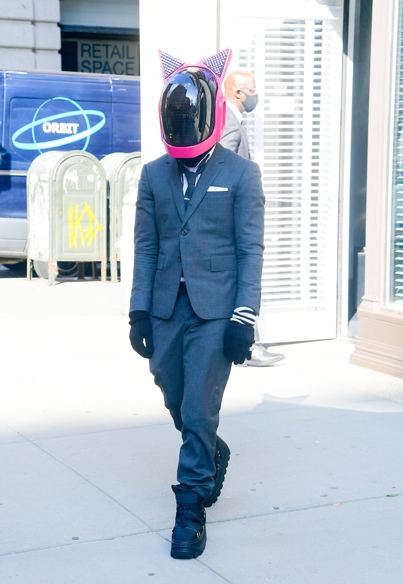 XXL's tweet photo. Lil Uzi Vert evolved from pink forehead diamond to pink rabbit helmet https://t.co/uwaeKJHlk7