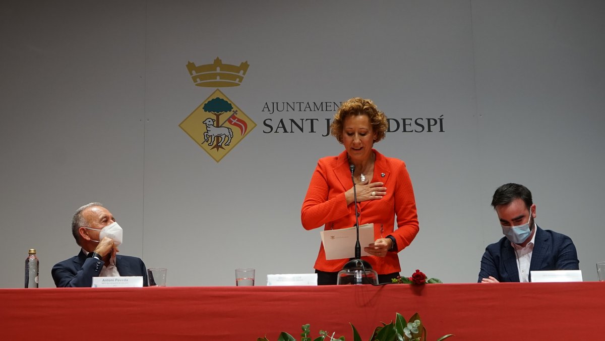 AjSJDespi's tweet photo. #PleSJD La nova alcaldessa, Belén García, també ha expressat el seu compromís amb el feminisme "que ha d'impulsar eines que garanteixin les oportunitats, i per això farem un centre integral d'atenció a les dones" #SantJoanDespí https://t.co/xBums4XyBq