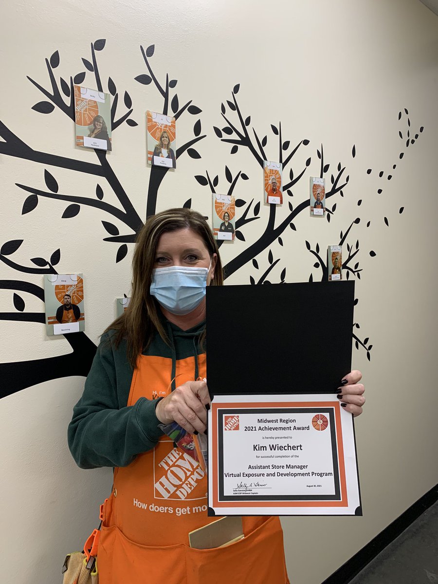 Congratulations on graduating the Exposure and Development Program Kim. It’s so exciting to see you grow your career with THD. @kimwiechert @bobsaniga @kathyraglin840