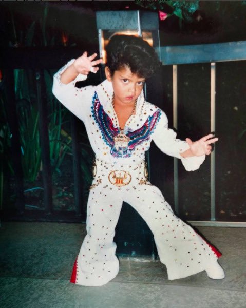 Happy Birthday to this icon, Bruno Mars! 