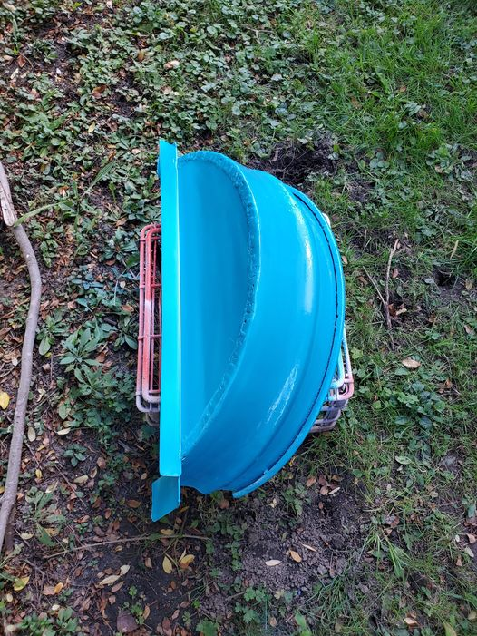 hFbshHlAyQTEUqo's tweet photo. Before, and ** Almost ** After. Fenders blue, Two outer ramps will be: Blue. Center ramp will be: Orange.
I'm getting near the end of this project.
It was worth every dime, and all the time spent on it.
#SnowCo dirt bike trailer. https://t.co/9nZGrIQW6v